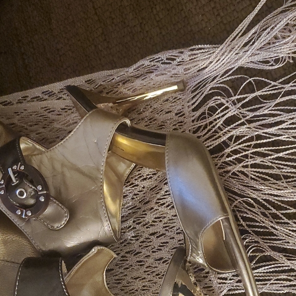 Golden bronze two- tone high heels - Picture 3 of 5